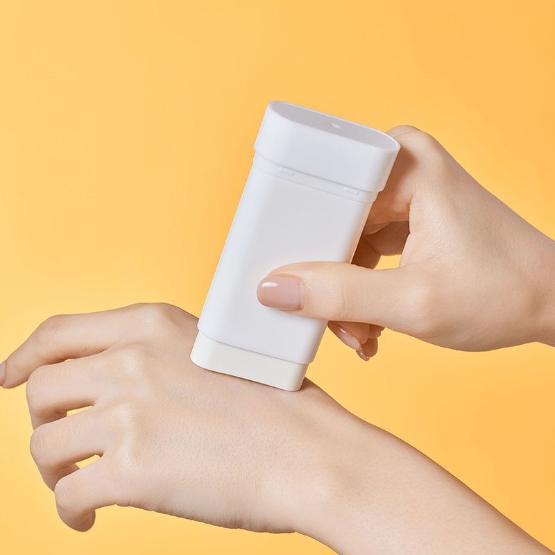 ILLIYOON Daily Mineral Sun Stick SPF50+ – view 4